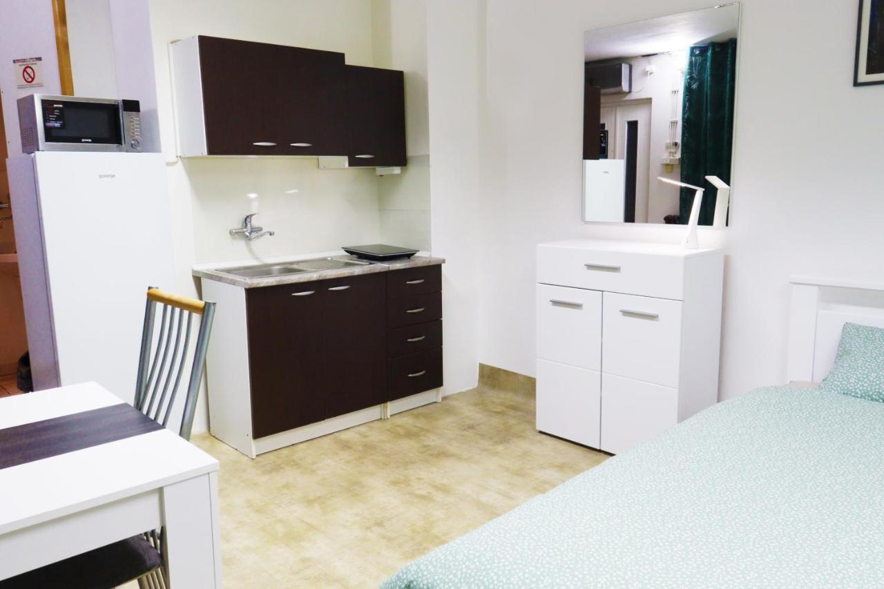 Apartment Studio + *