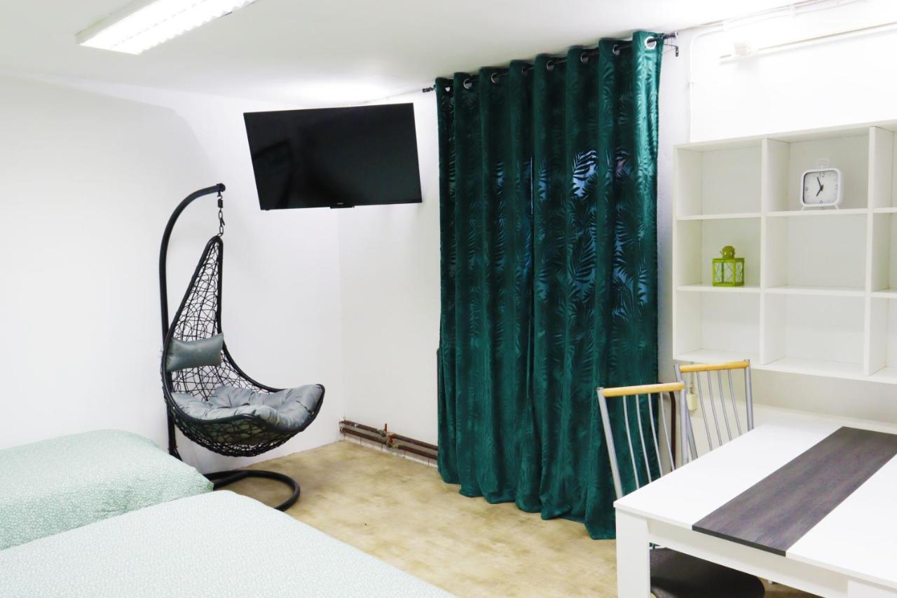 Studio + Apartment *